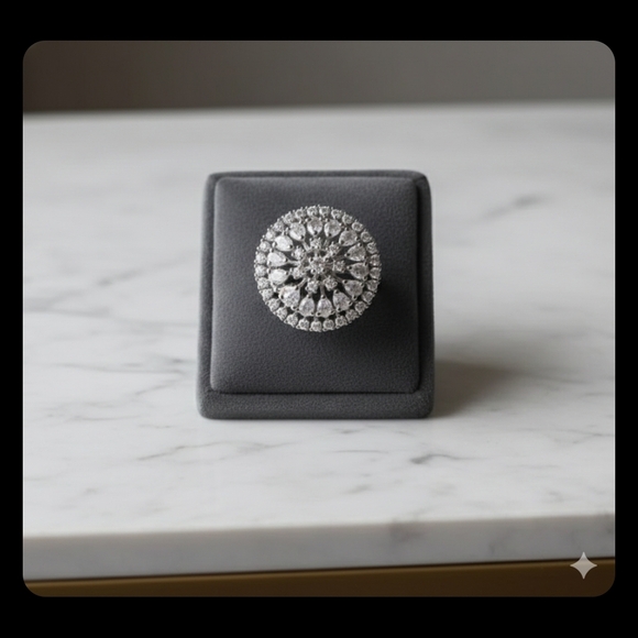 Jewelry - Elegant Silver Diamond Ring